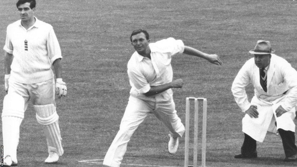 Richie Benaud bowling against England in the 1961 Ashes series