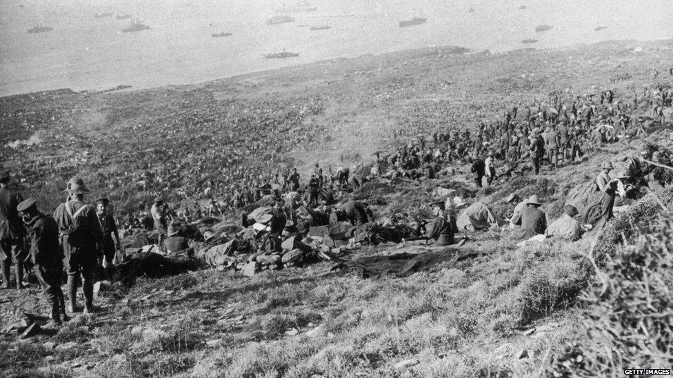 Soldiers unloading at Anzac beach