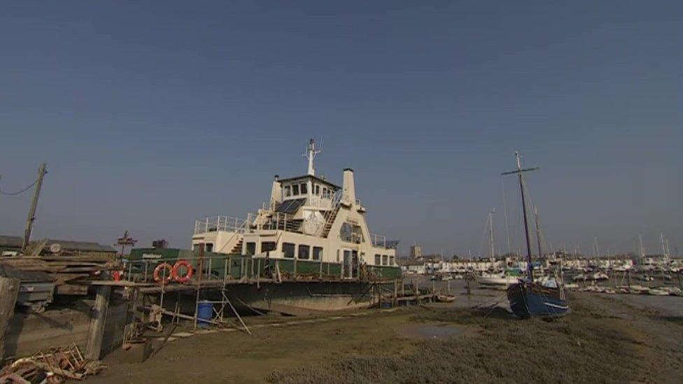 Shieldsman ferry houseboat