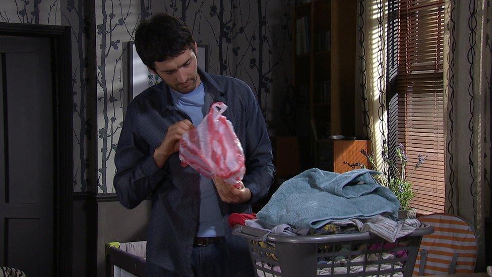 Beth sydd yn y bag?