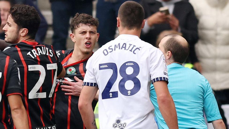 Preston's Milutin Osmajic and Blackburn's Owen Beck clash in the 0-0 draw in September 2024