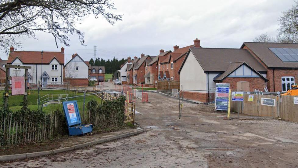 New homes on the site of the former Breedon Priory Golf Club 