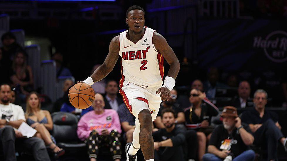 Terry Rozier plays basketball