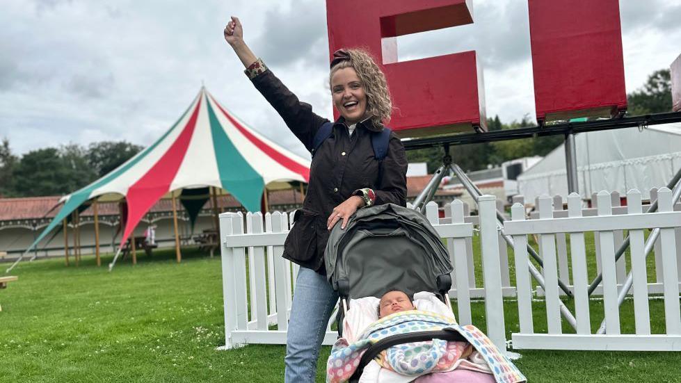 Ela ag Elinor yn Eisteddfod Pontypridd
