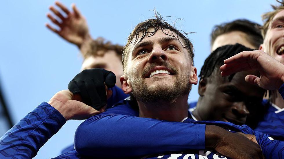 Kiernan Dewsbury-Hall celebrates with Everton team-mates after scoring at Fulham 