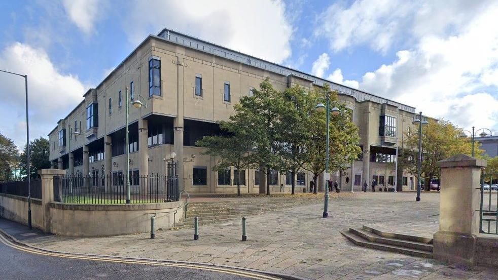 Exterior of Bradford Crown Court