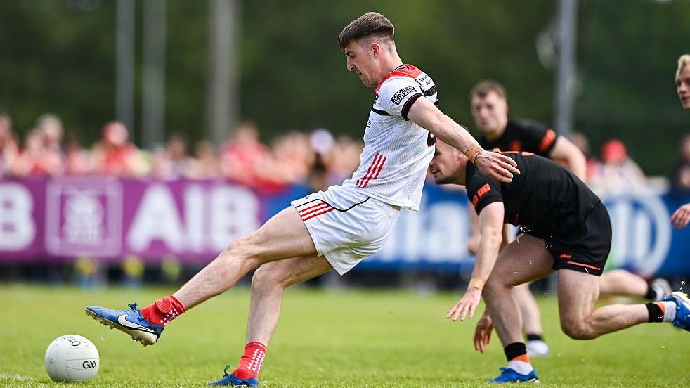 Dara McDonnell scores a goal