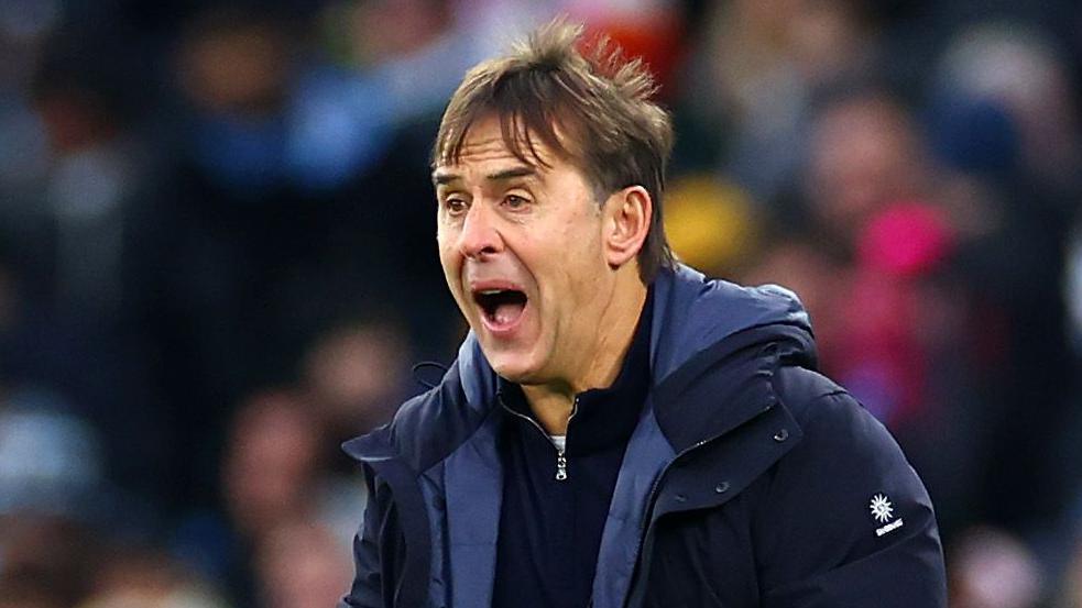 West Ham boss Julen Lopetegui shouts intructions