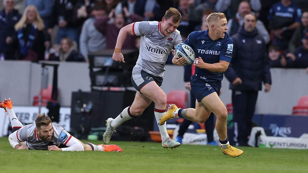 Arron Reed runs in Sale's third try