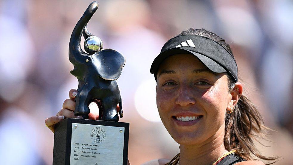 Jessica Pegula with the Bad Homburg Open trophy that features a model of an elephant