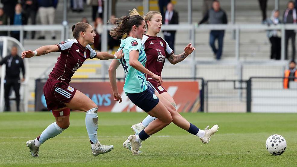 Freya Godfrey scores