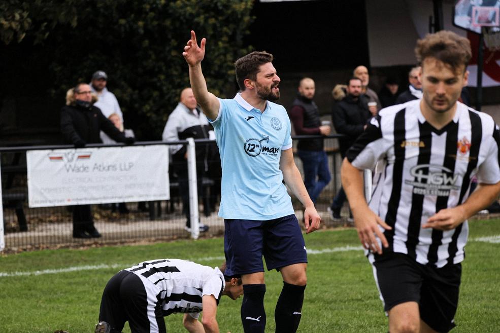 Harwich And Parkeston v Barkingside FC