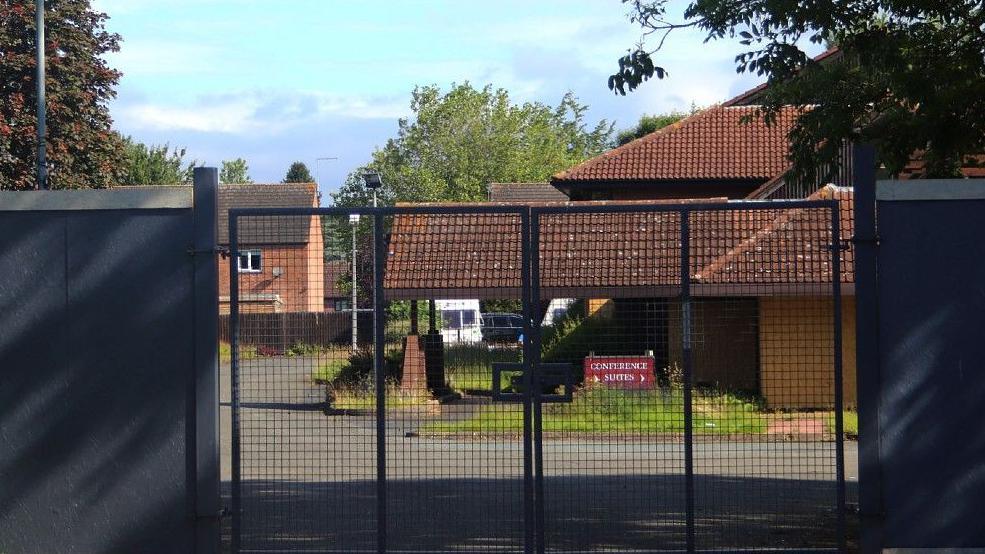 Fencing in front of the former Three Counties Hotel, Hereford