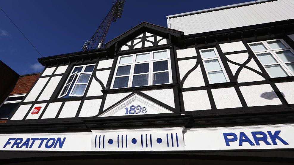 Targa Da Parete Metallica LBS4ALL Portsmouth Fratton Park - Vintage 20x15 Cm, Stile Calcio Inglese