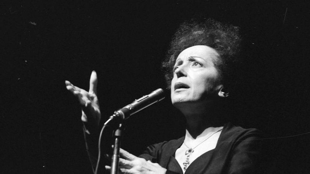  Edith Piaf singing at the Olympia venue in Paris, January 1961.