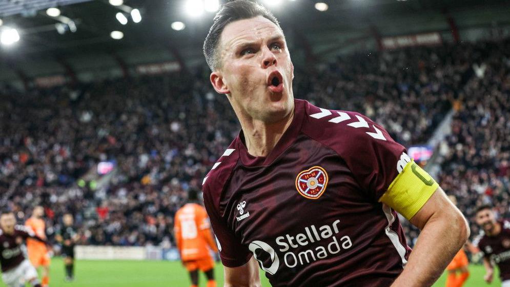 Hearts' Lawrence Shankland celebrates his goal