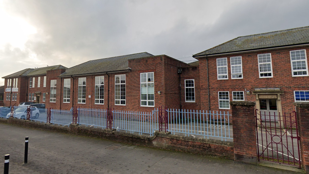 Ysgol Uwchradd Dinbych
