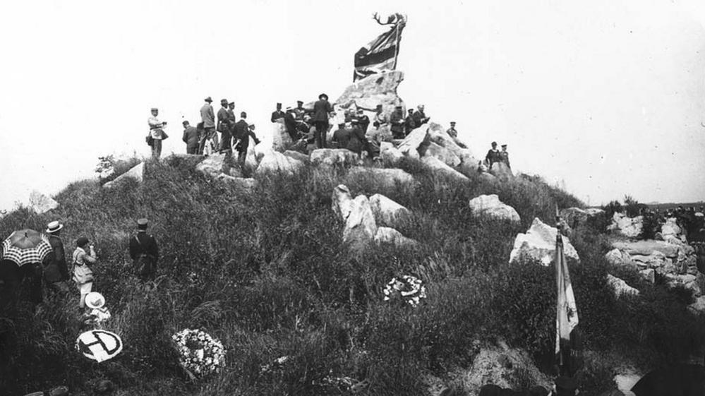 The unveiling of the regiment's caribou emblem in Ayrshire