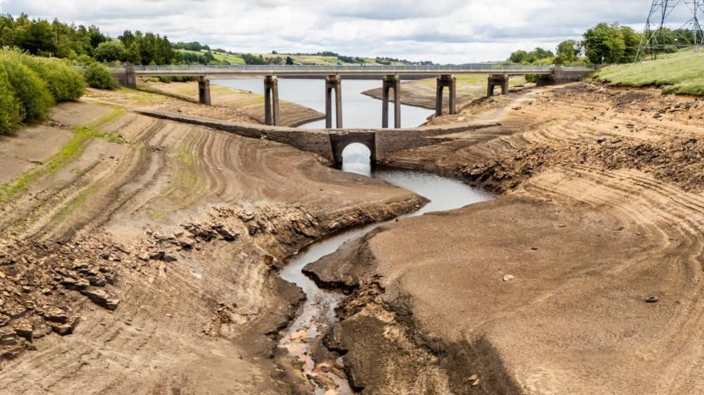 Baitings Reservoir, dry and cracked