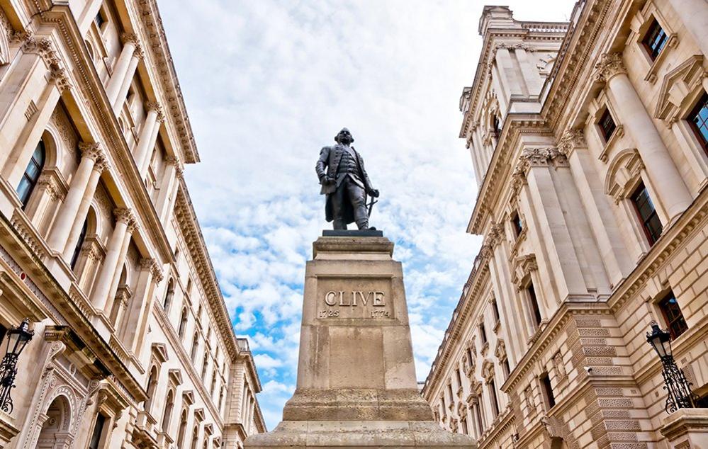 Lord Clive statue outside the Foreign Office