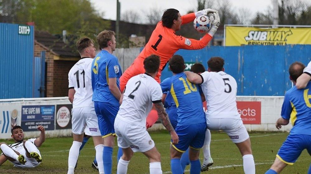 Basingstoke v Truro City