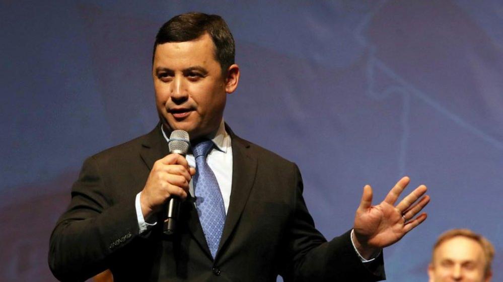 Conservative Party Leadership candidate Michael Chong addresses crowd at the Conservative Party of Canada's final televised debate in Toronto, Ontario, April 26, 2017.