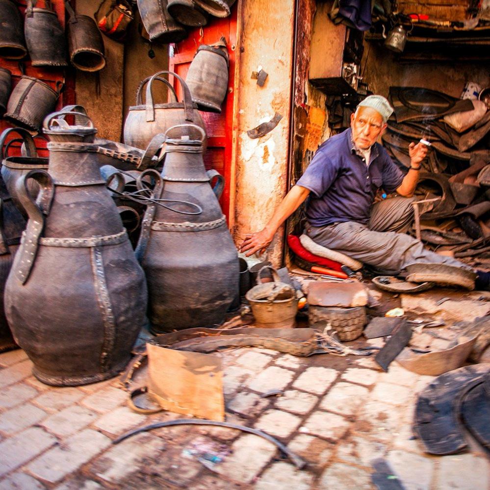 Making bags from tyres