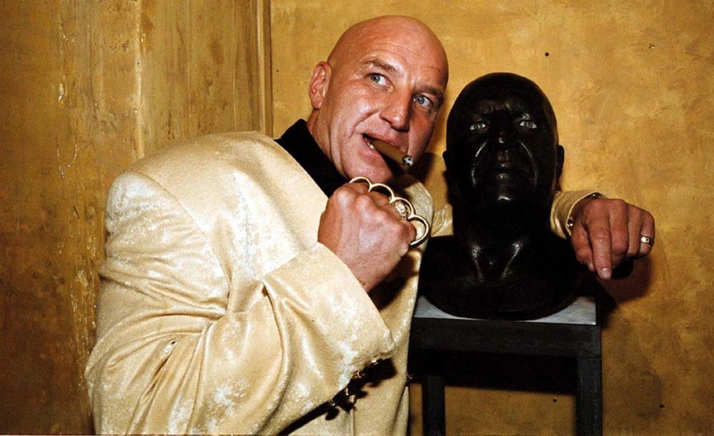 Dave Courtney with a bust of himself