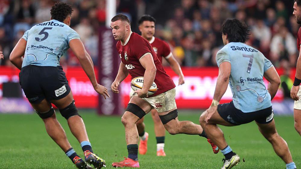 Ben Earl carries the ball