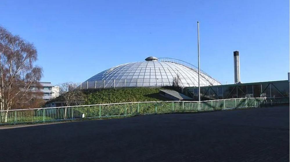 A white dome that is the roof of the Oasis Leisure Centre in Swindon. 