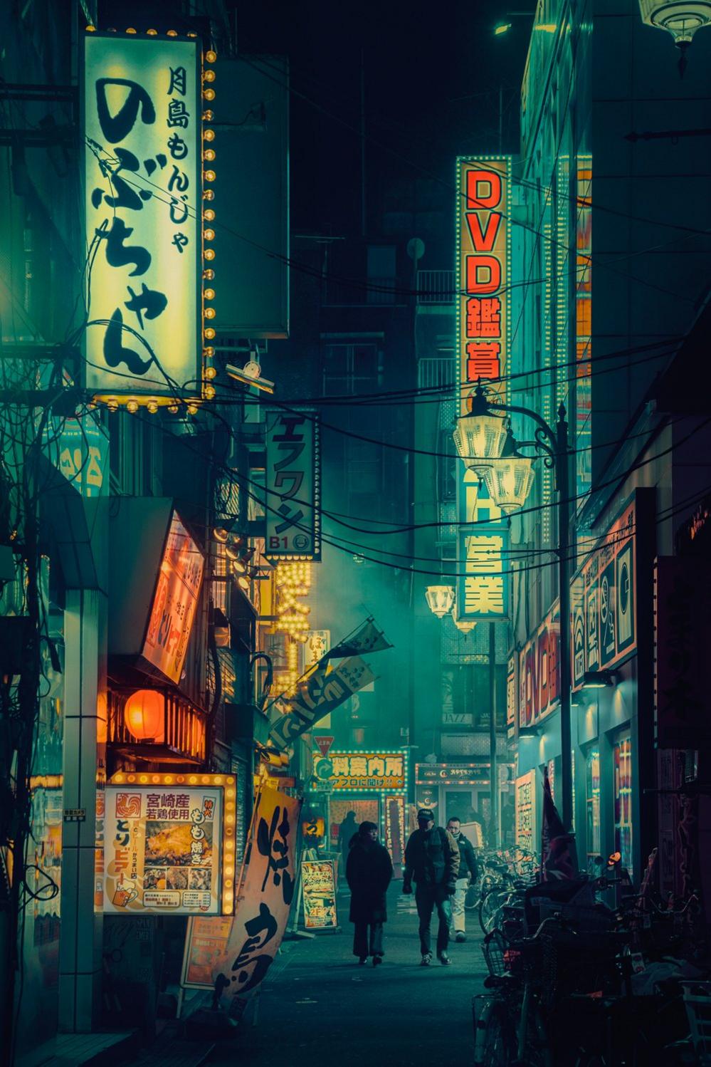 Alleyway in Tokyo with signs for restaurants