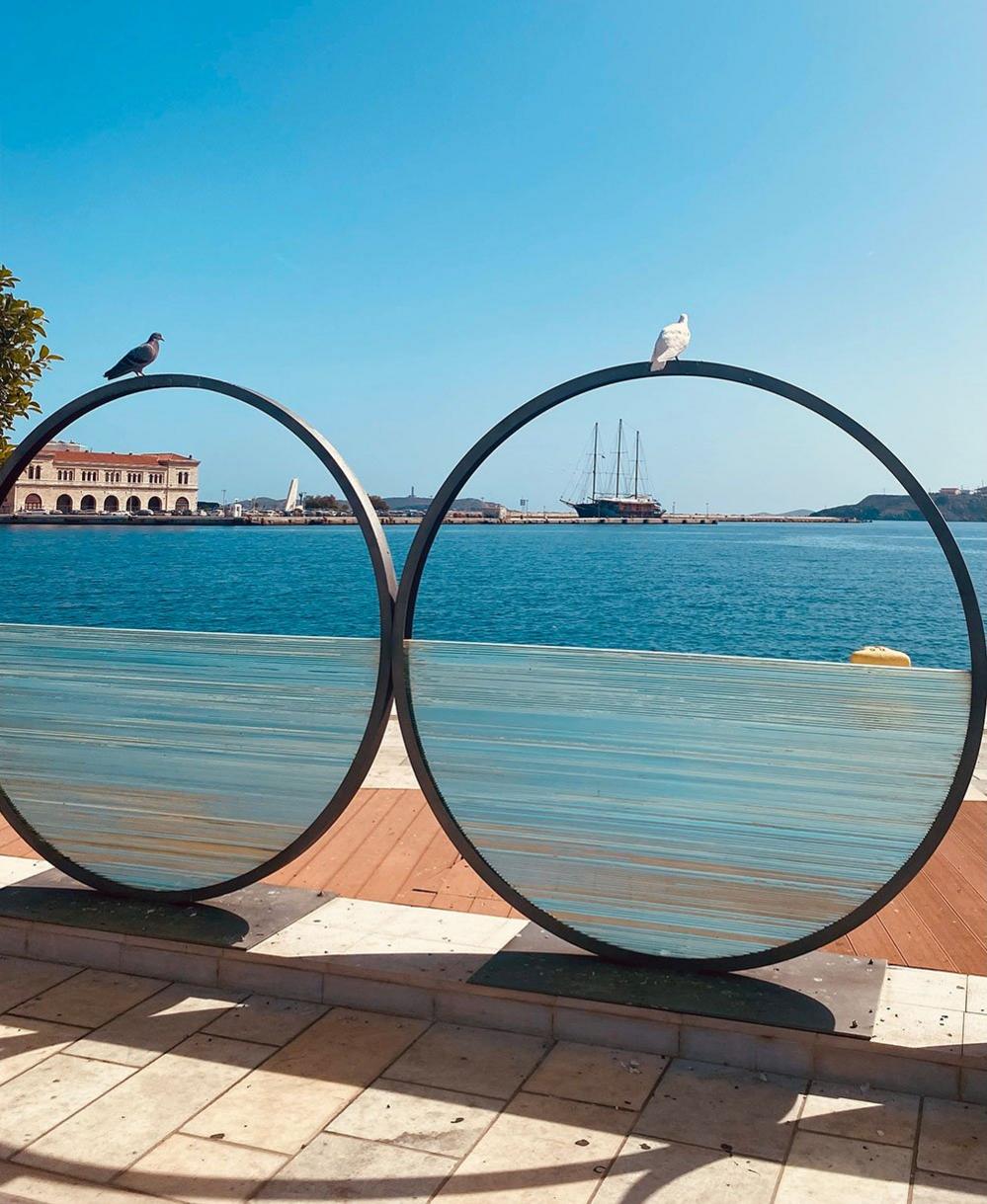 Seagulls on a round sculpture