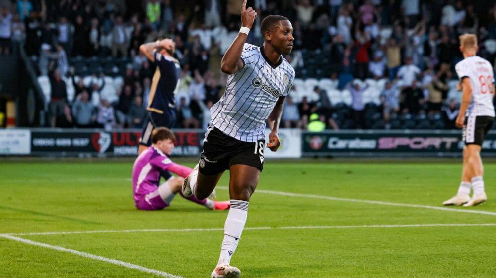 Malik Dijksteel celebrates his dramatic winner against East Kilbride