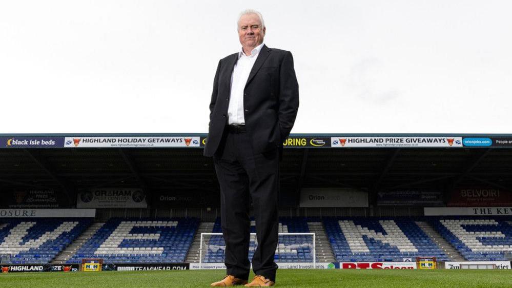 Ailean Savage aig Pàirc Chaley Thistle