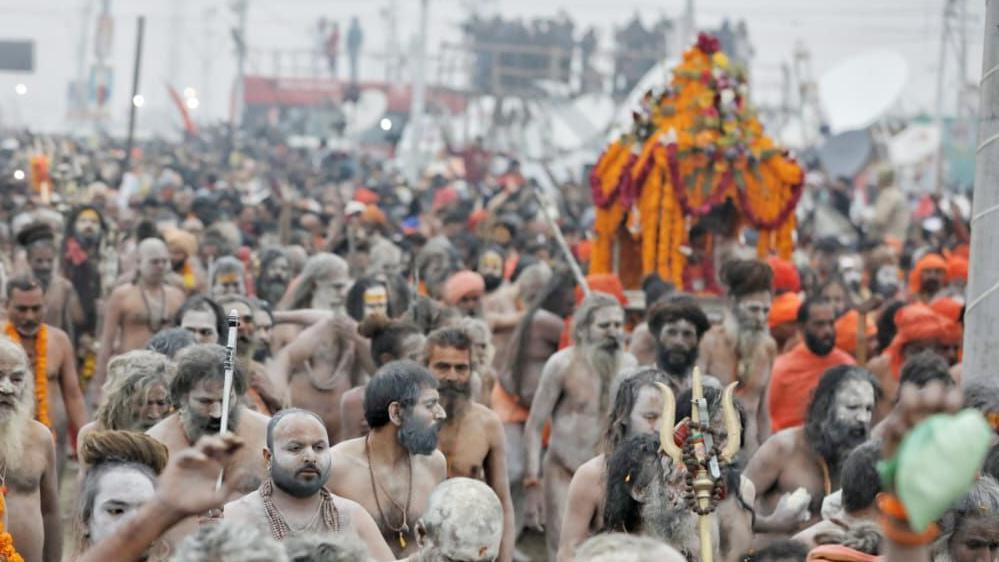 Mahakumbh: Ash-smeared holy men lead India bathing spectacle - BBC News