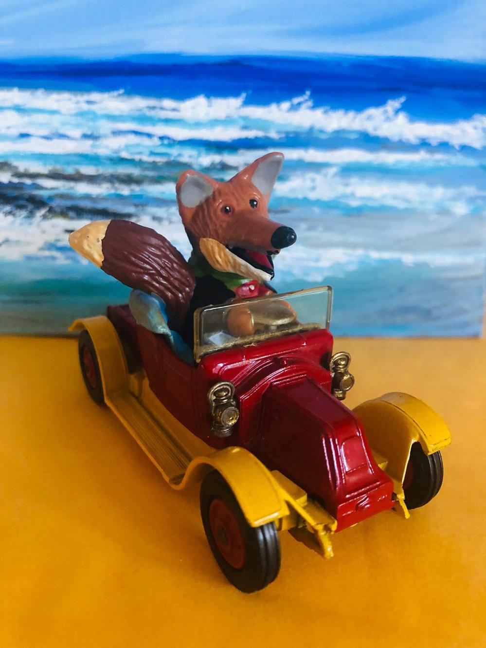 Basil Brush car