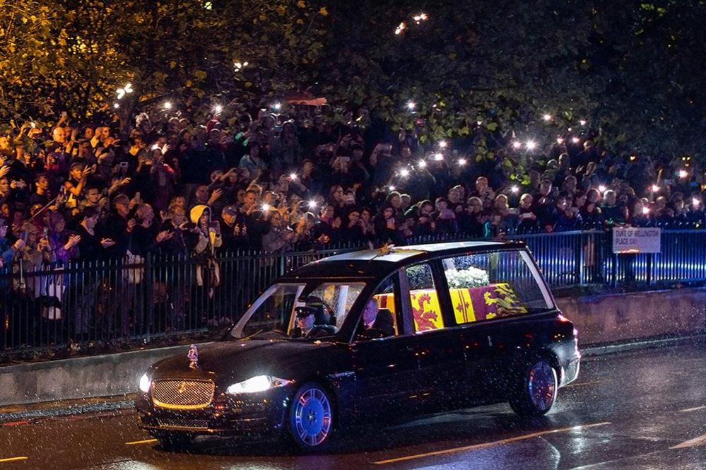 A motorcade carrying Queen Elizabeth II's coffin is driven around Hyde Park Corner as part of its journey from RAF Northolt to Buckingham Palace