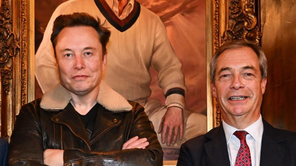 Elon Musk (l) and Nigel Farage pictured on 17 December at Donald Trump's Mar-A-Lago property