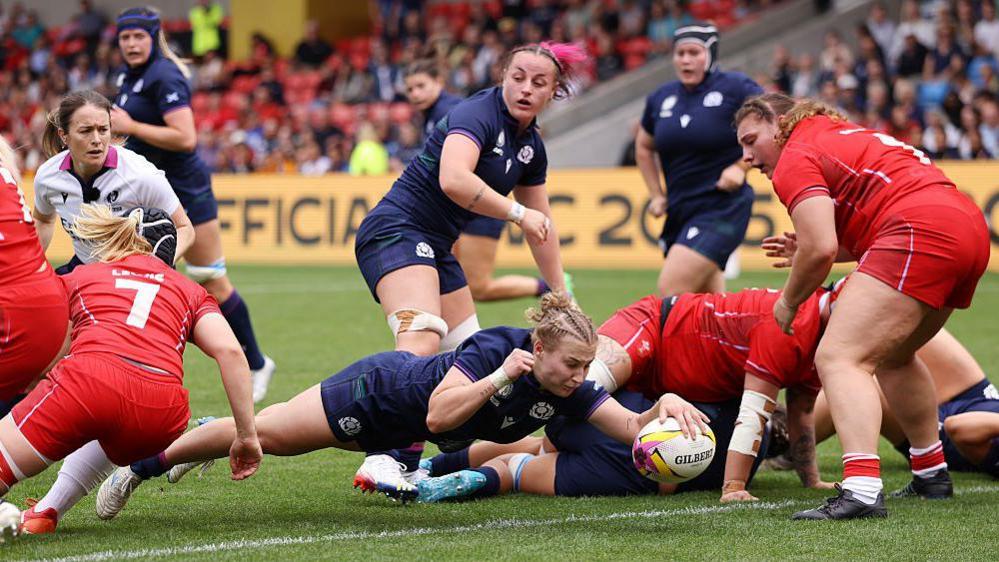 cymru v yr alban