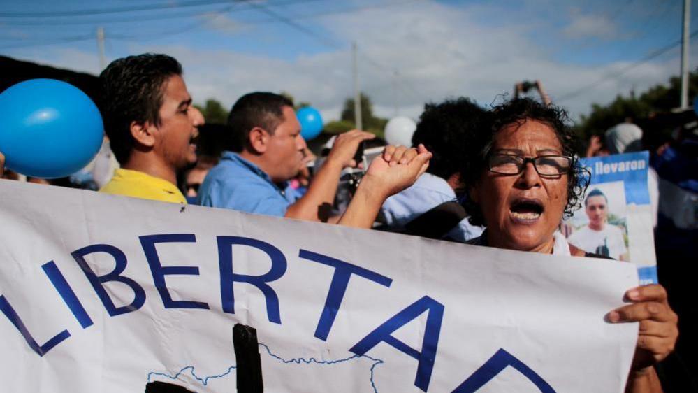 File photo: A demonstrator takes part in a protest outside the "La Modelo" prison to demand the release of political prisoners in Tipitapa, Nicaragua, 19 June 2019