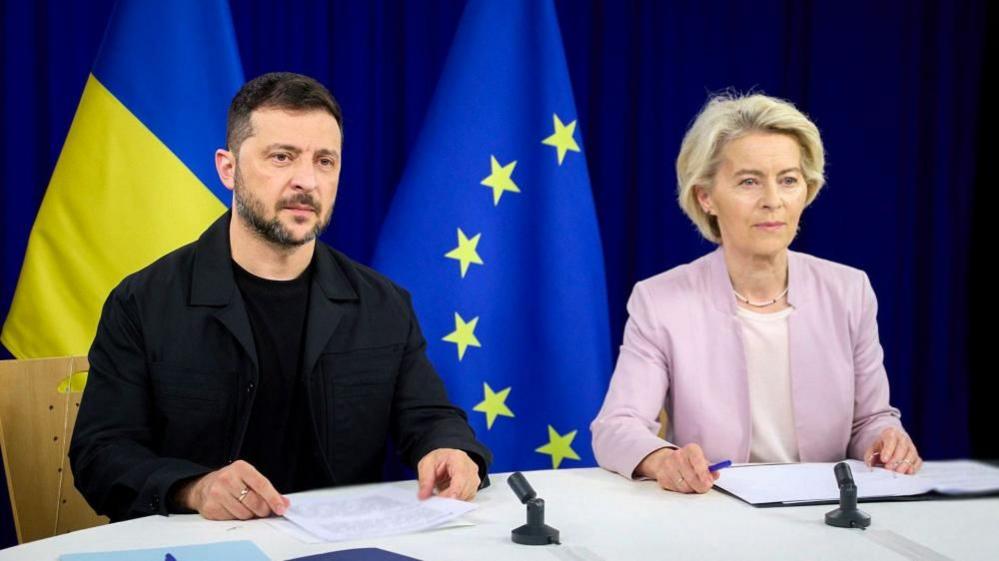 European Commission President Ursula van der Leyen and Ukraine's President Volodymyr Zelensky attend a video conference with EU leaders in Brussels, Belgium, on 17 August 2025