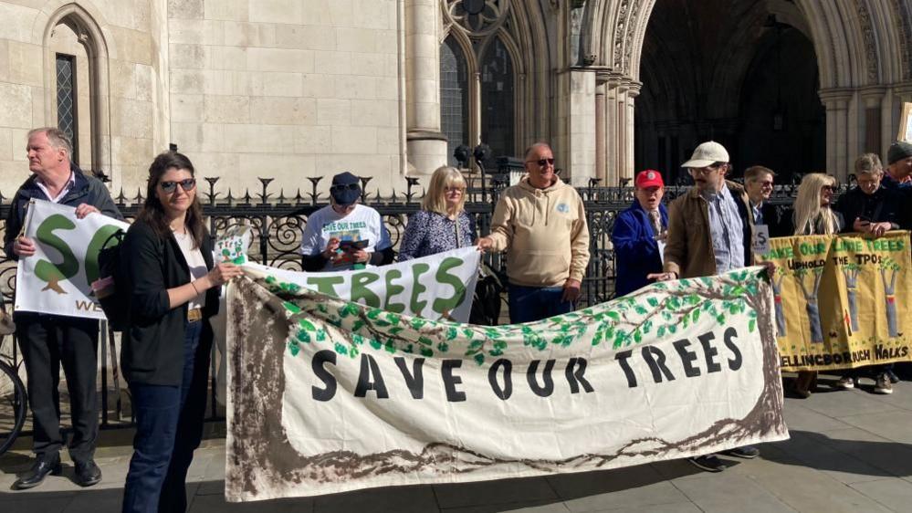 Protest outside the High Court