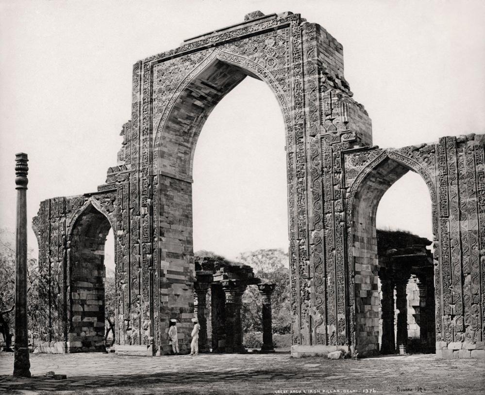 Delhi, The Great Arch and the Iron Pillar at the Qutub Minar, c.1860 Courtesy MAP / Tasveer