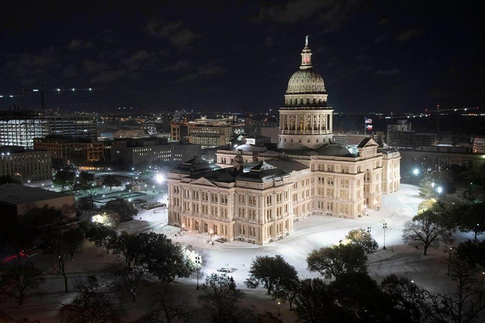 Snow around the State Capitol Building