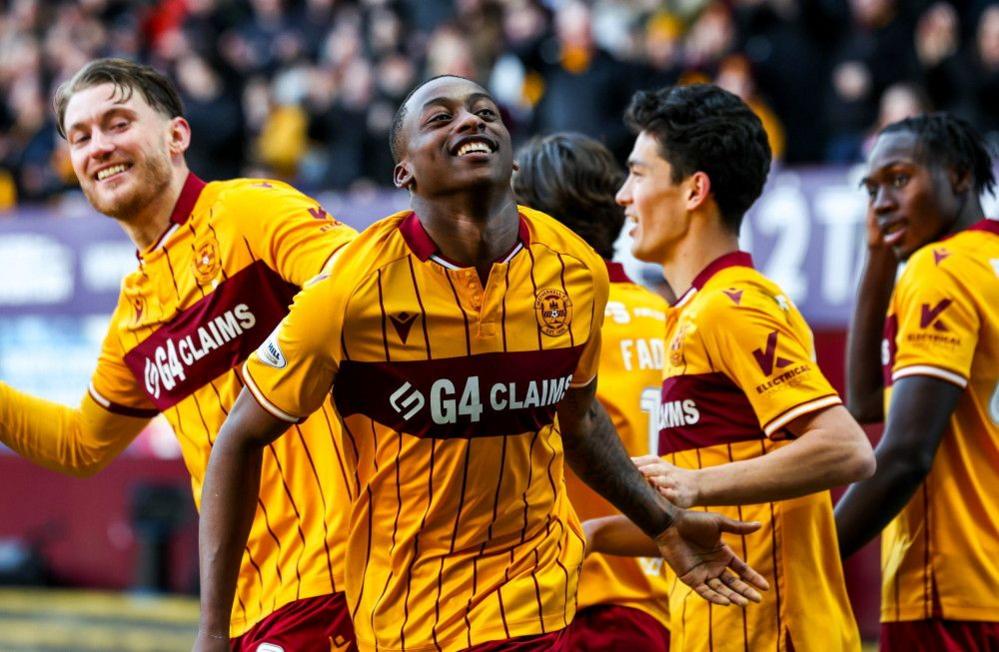 Tawanda Maswanhise celebrates scoring for Motherwell against Dundee United