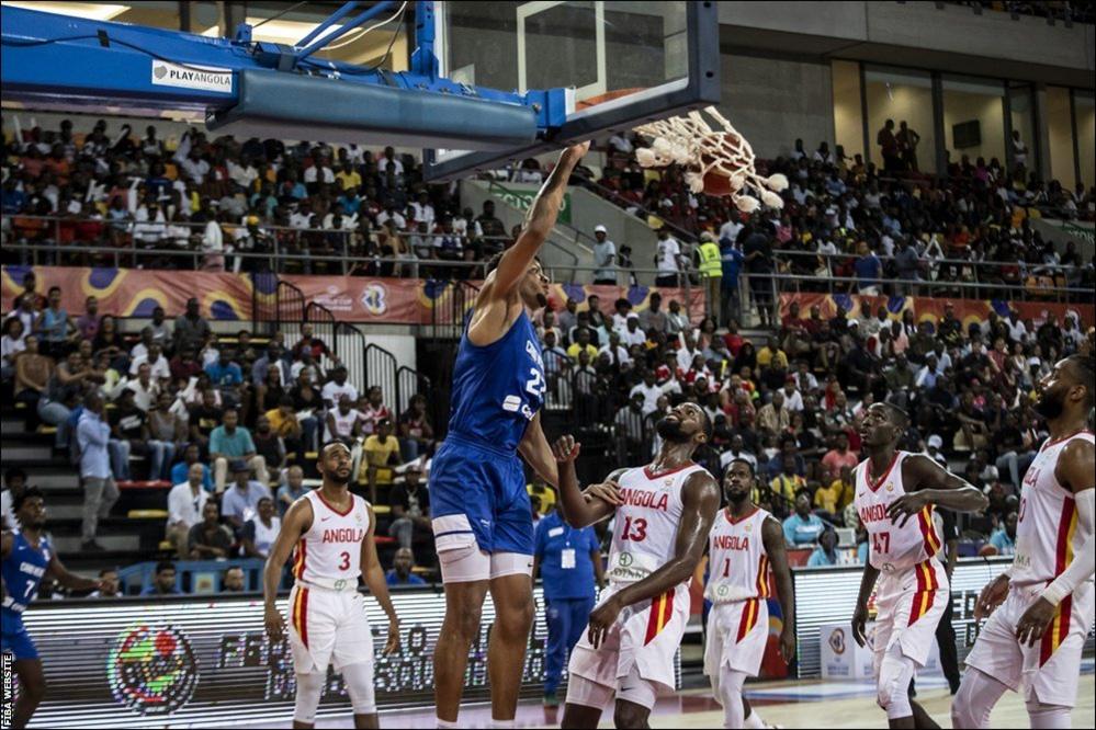 Walter Tavares from Cape Verde scoring against Angola in the Africa qualifiers