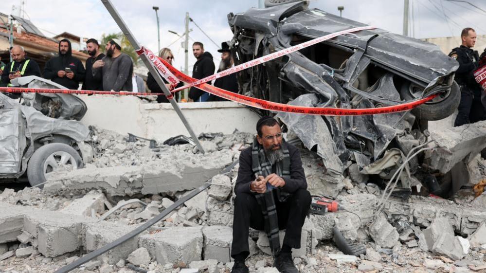 Israelis back war with Iran despite uncertainty and fatigue - BBC News