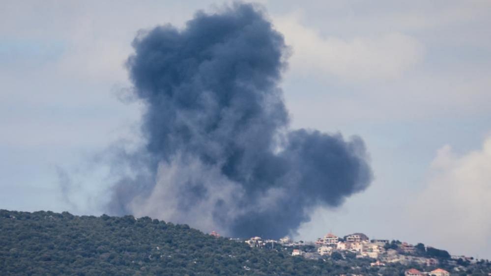 Smoke billows from the site of Israeli strikes in southern Lebanon. Photo: 22 March 2025