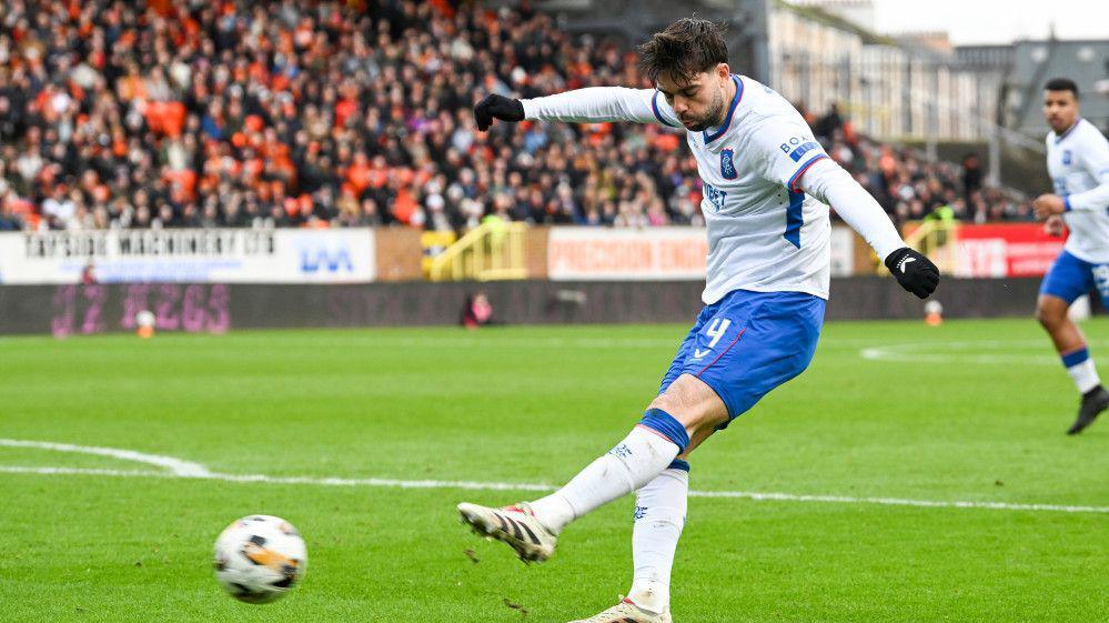 Robin Propper scores for Rangers against Dundee United