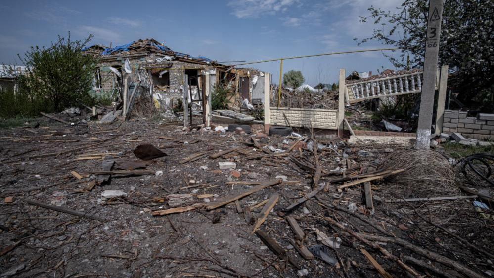 Damaged buildings in Borova